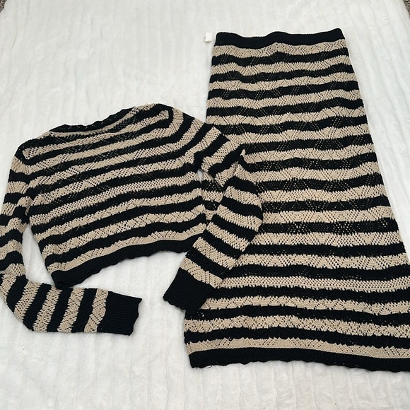 Freshman Tan and Black Ribbed Maxi Skirt Set crochet knitted - Picture 4 of 7